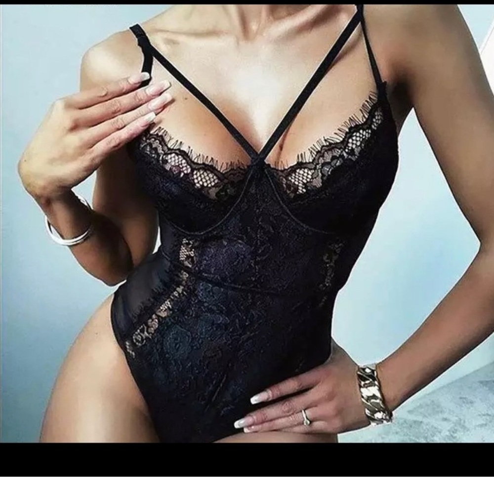 French Affair Lace Teddy Bodysuit Lingerie Underwire. NWT